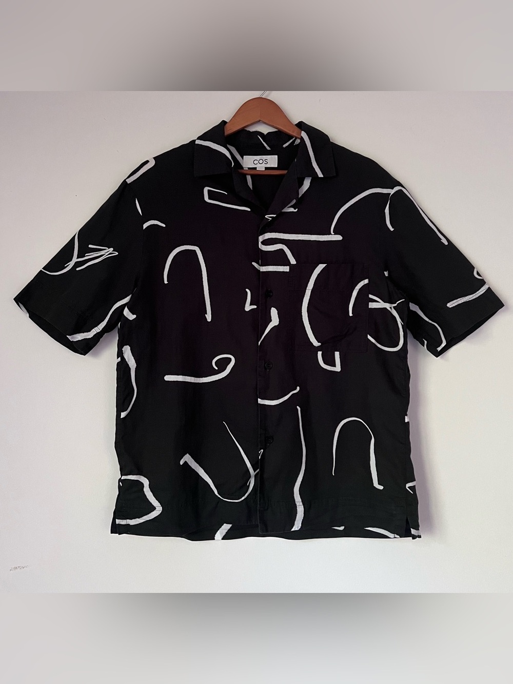 COS Black White Abstract Graphic Line Print Short Sleeve Camp Shirt Cotton Linen